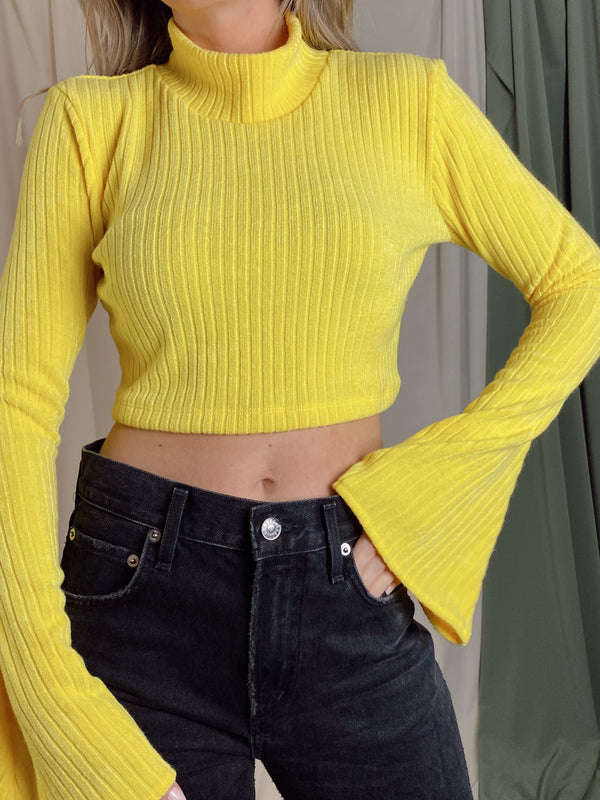 MACY YELLOW SWEATER